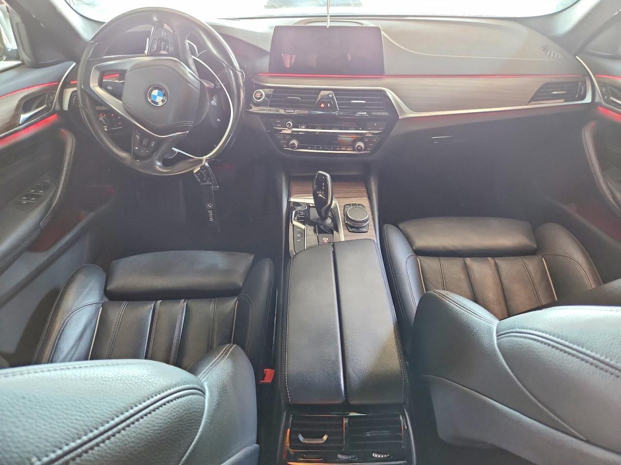 2019 BMW 530E - zdjęcie 8