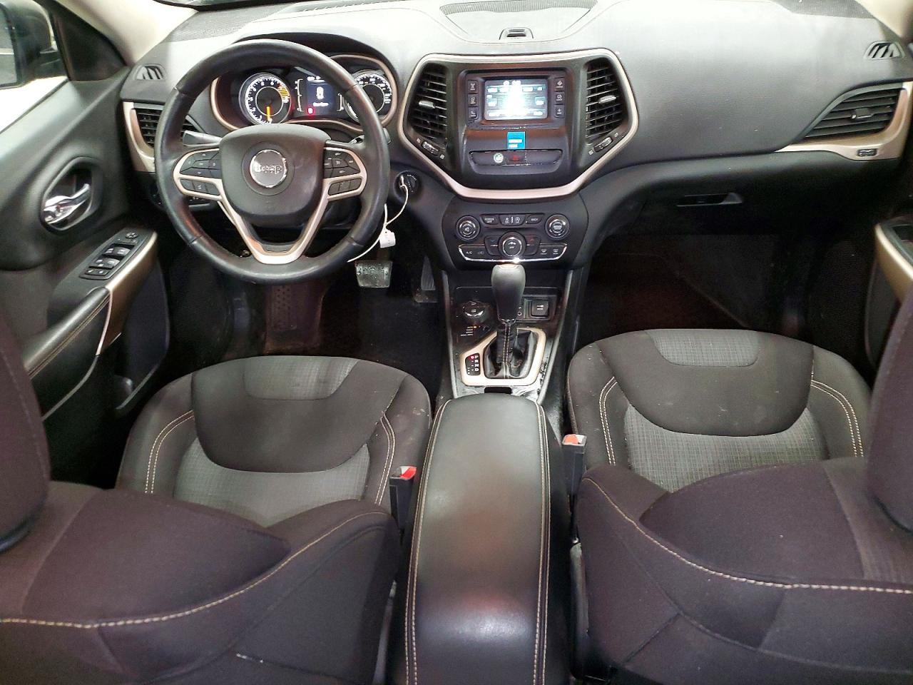 2017 Jeep Cherokee Latitude - zdjęcie 8