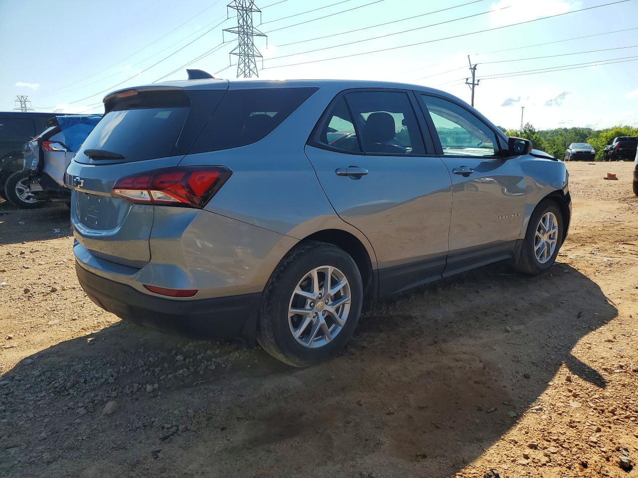 2023 Chevrolet Equinox Ls - zdjęcie 3