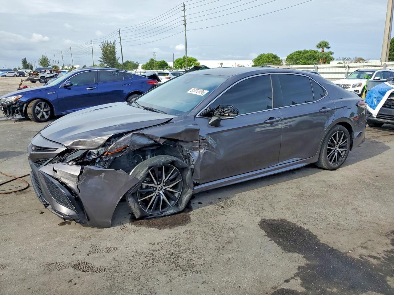 2023 Toyota Camry Se - zdjęcie główne