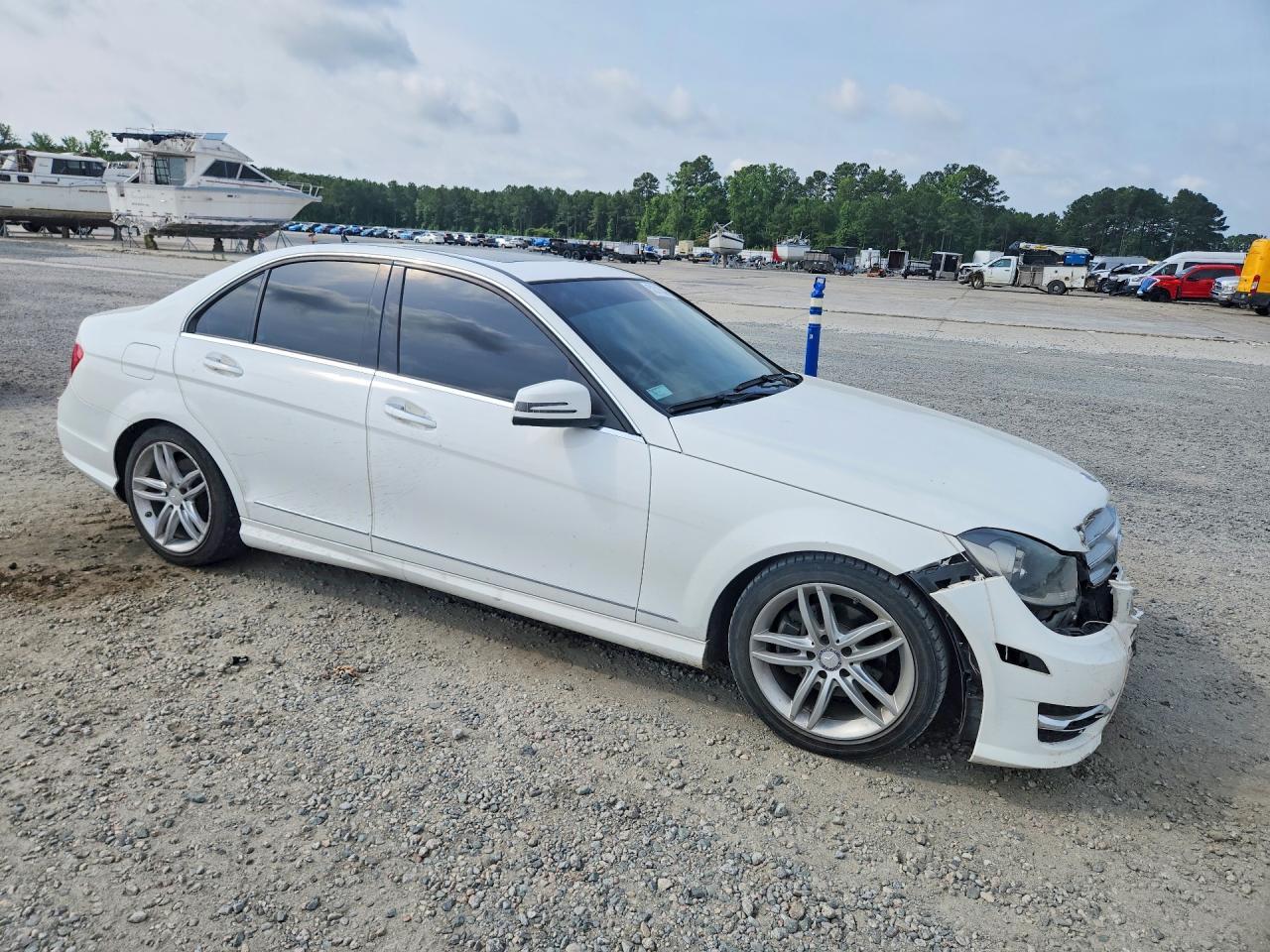 2013 Mercedes-Benz C 250 - zdjęcie 4