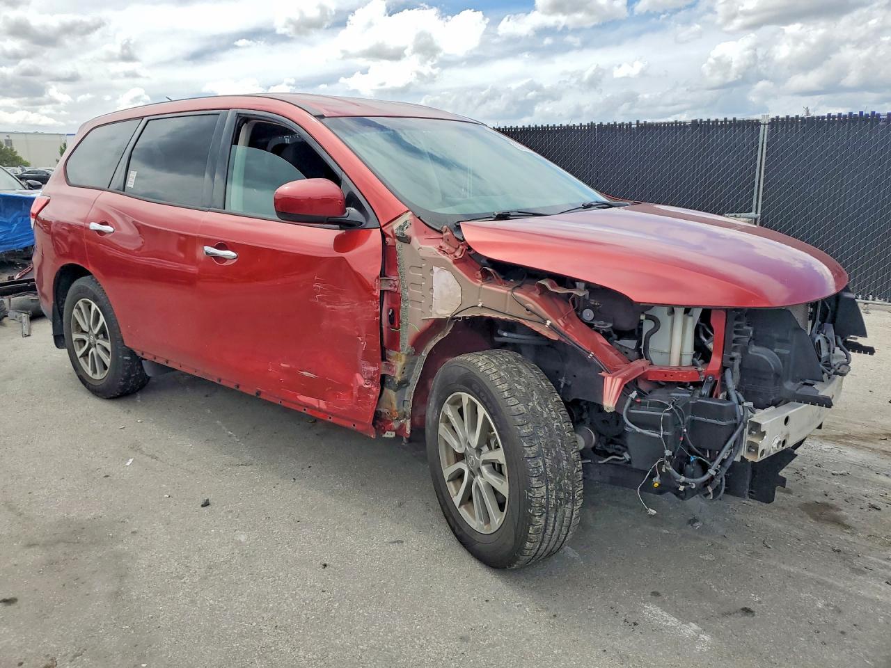 2014 Nissan Pathfinder S - zdjęcie 4