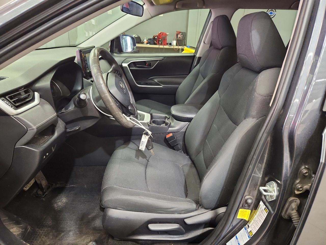 2021 Toyota Rav4 Le - zdjęcie 7