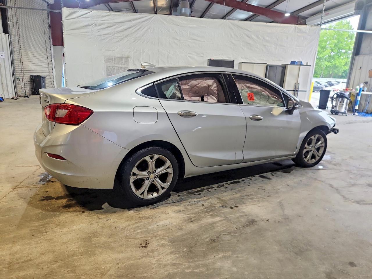 2018 Chevrolet Cruze Premier - zdjęcie 3