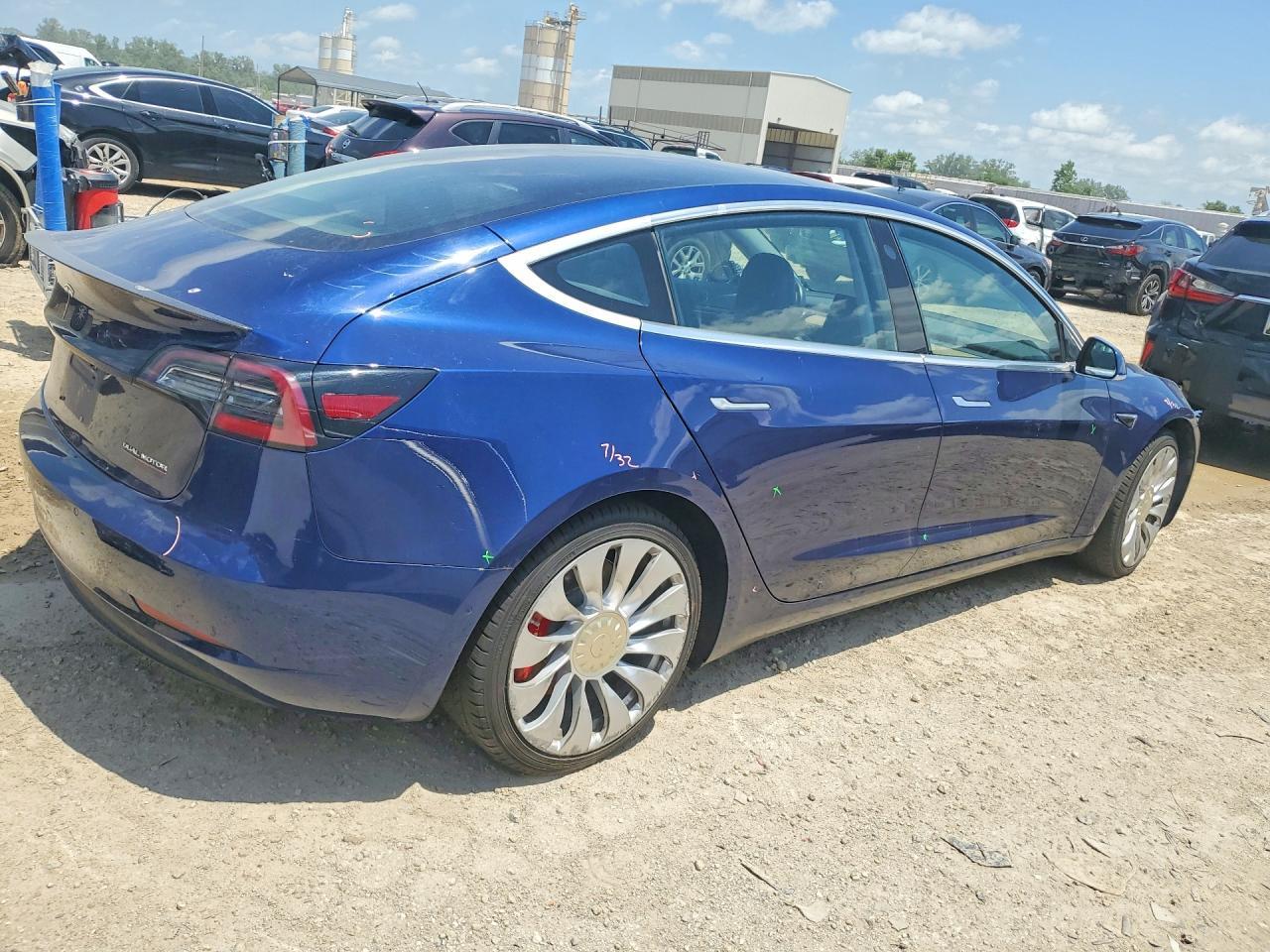 2018 Tesla Model 3 - zdjęcie 3