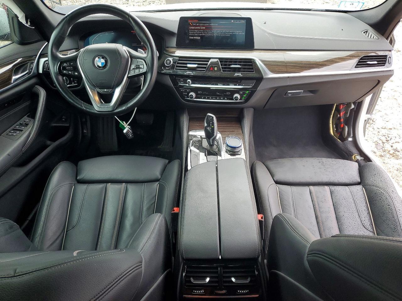 2020 BMW Seria 5 540i - zdjęcie 8