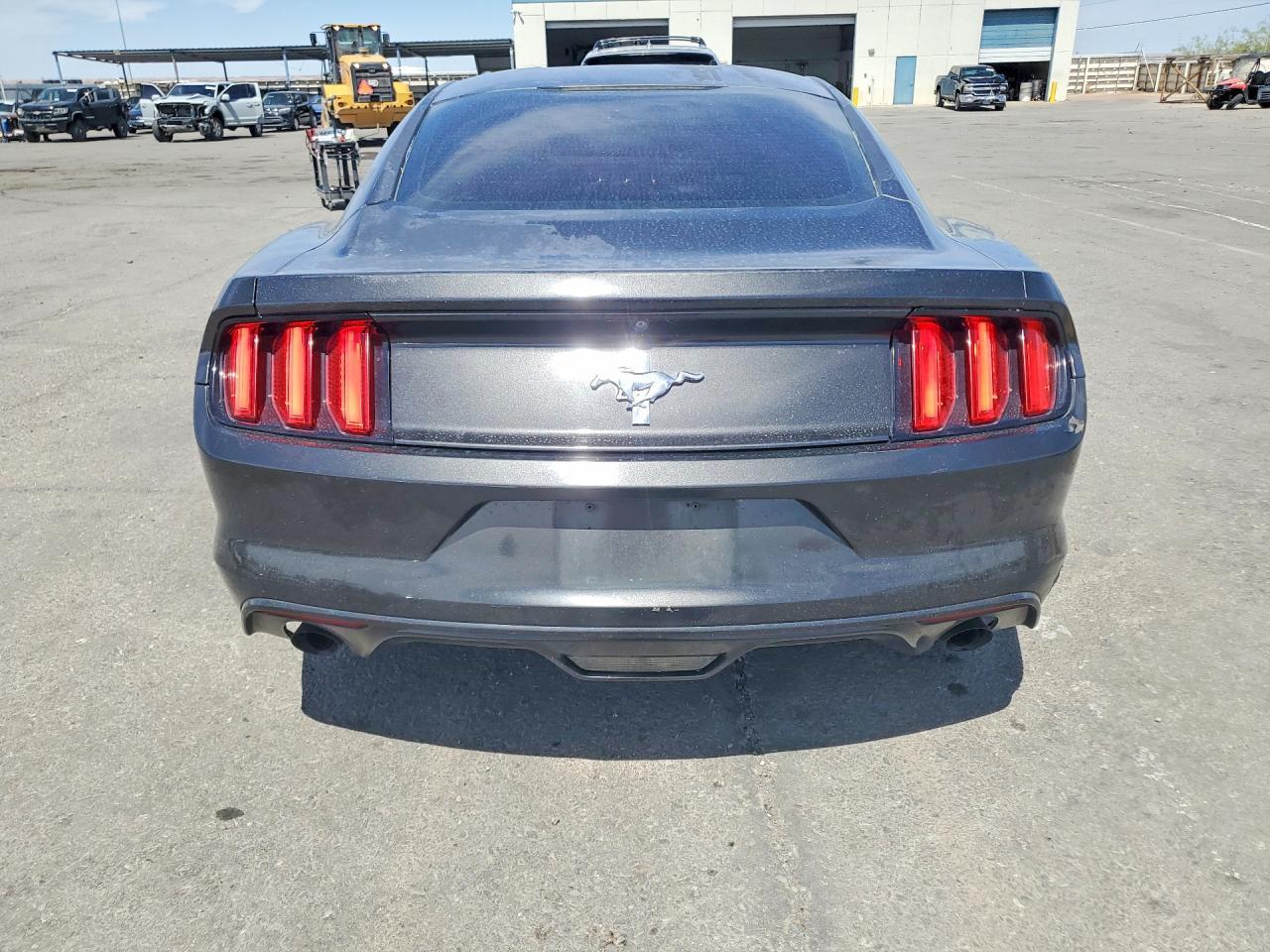 2016 Ford Mustang - zdjęcie 6
