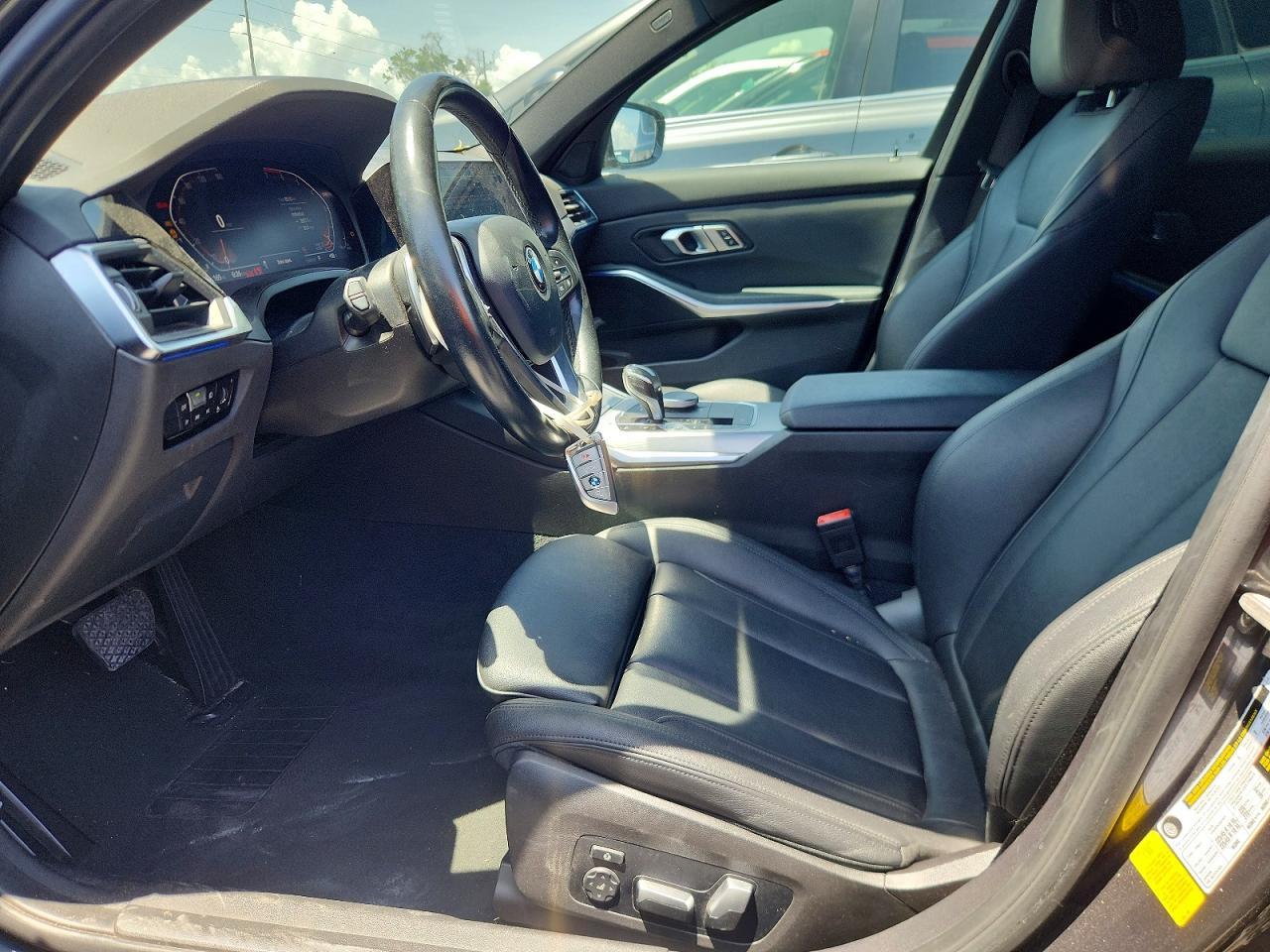 2021 BMW 330I - zdjęcie 7