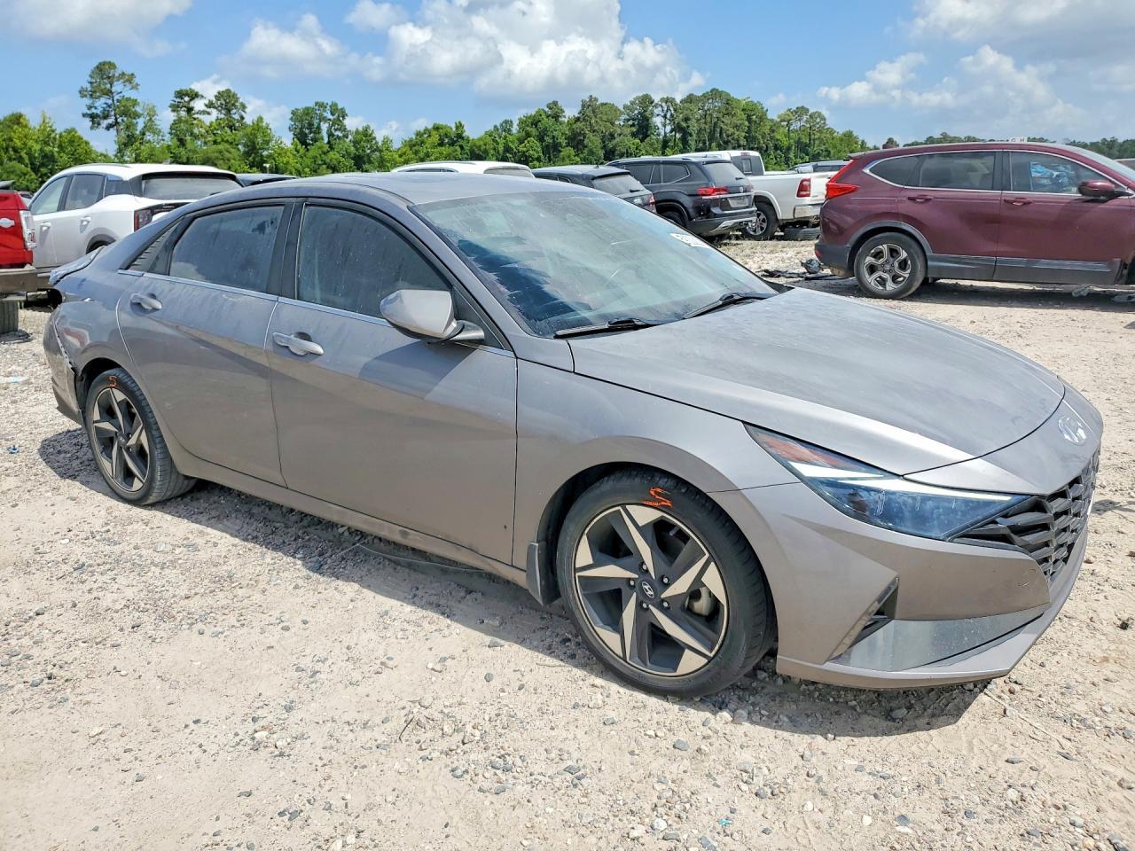 2021 Hyundai Elantra Limited - zdjęcie 4