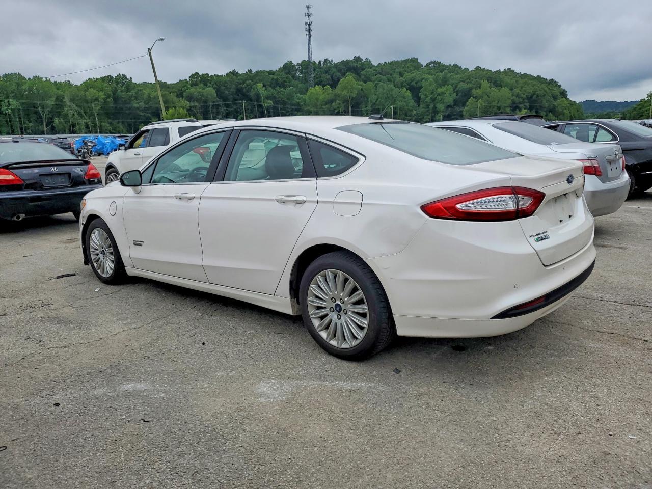 2016 Ford Fusion Se Phev - zdjęcie 2