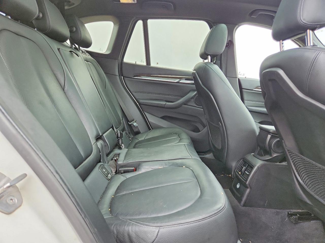 2016 BMW X1 xDrive28I - zdjęcie 11