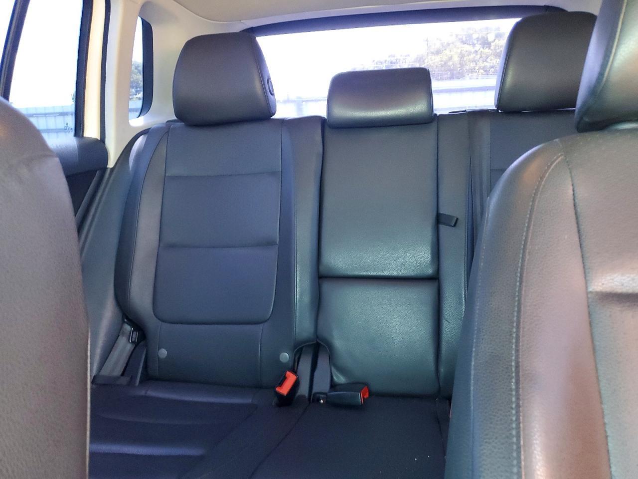 2013 Volkswagen Tiguan S - zdjęcie 10