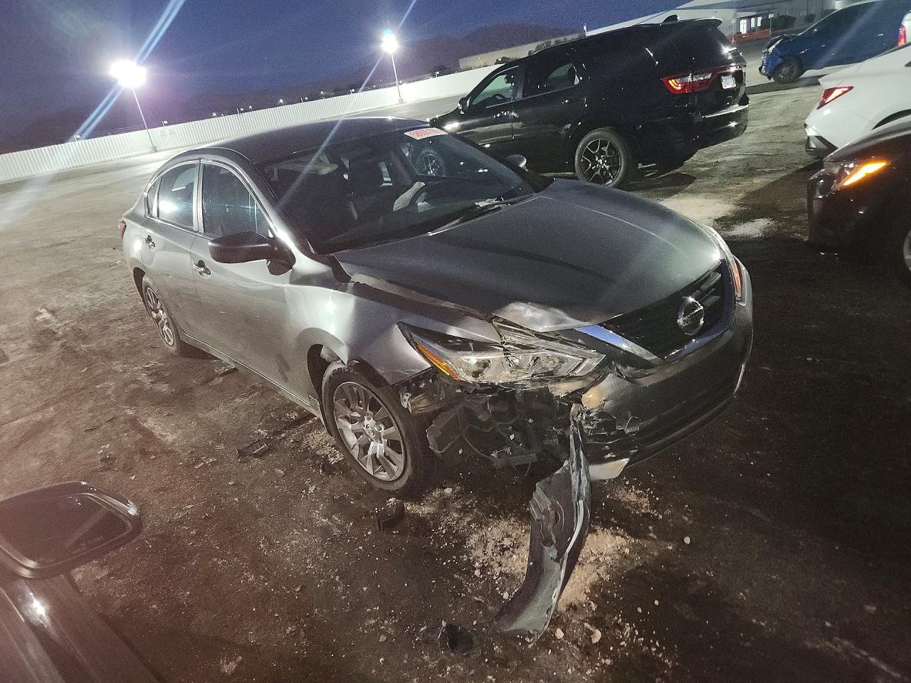Nissan Altima - zdjęcie 4