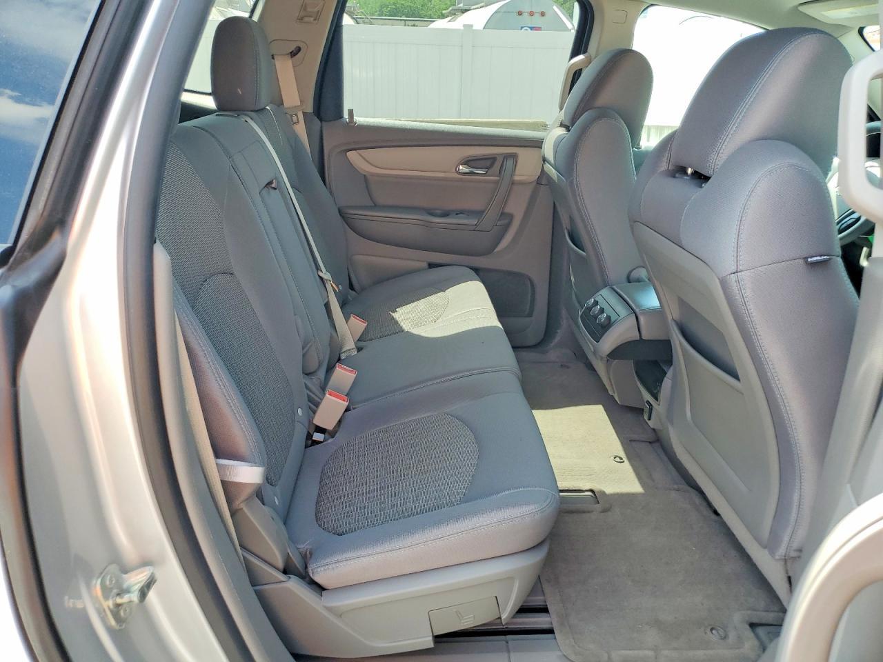 2014 Chevrolet Traverse Ls - zdjęcie 11