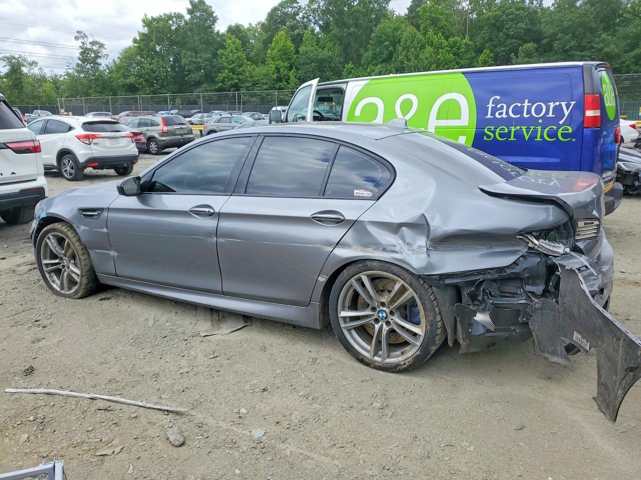 2014 BMW M5 - zdjęcie 2