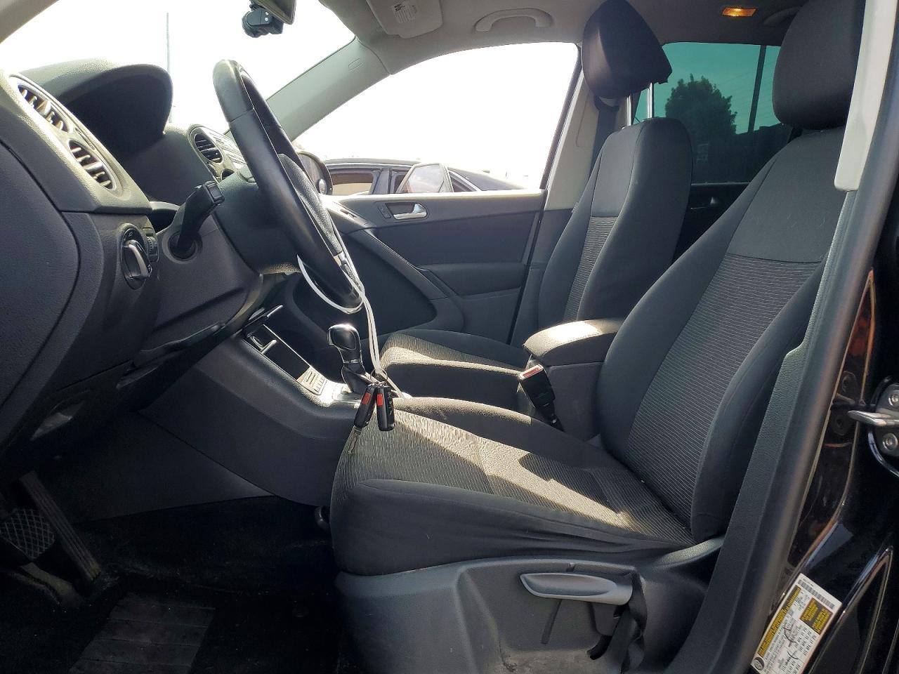 2013 Volkswagen Tiguan S - zdjęcie 7