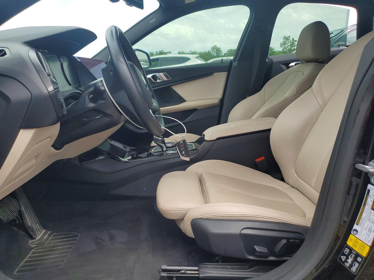 2021 BMW Seria 2 228i - zdjęcie 7