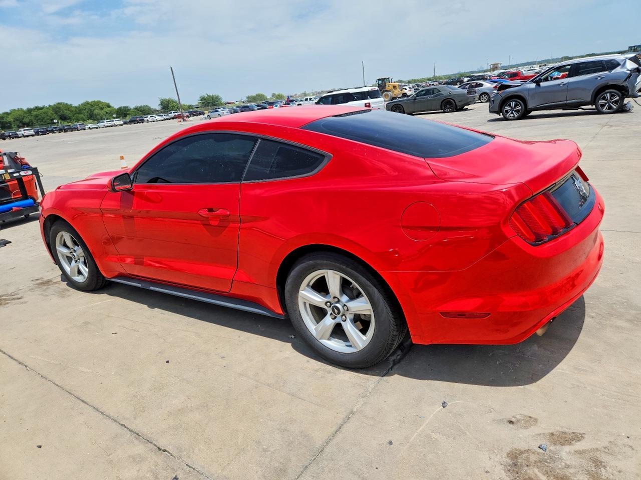 2017 Ford Mustang - zdjęcie 2