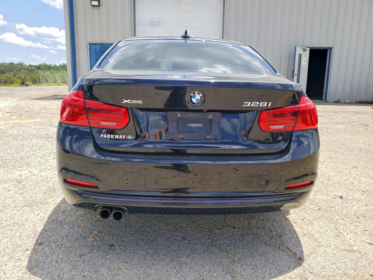 2016 BMW Seria 3 328i - zdjęcie 6