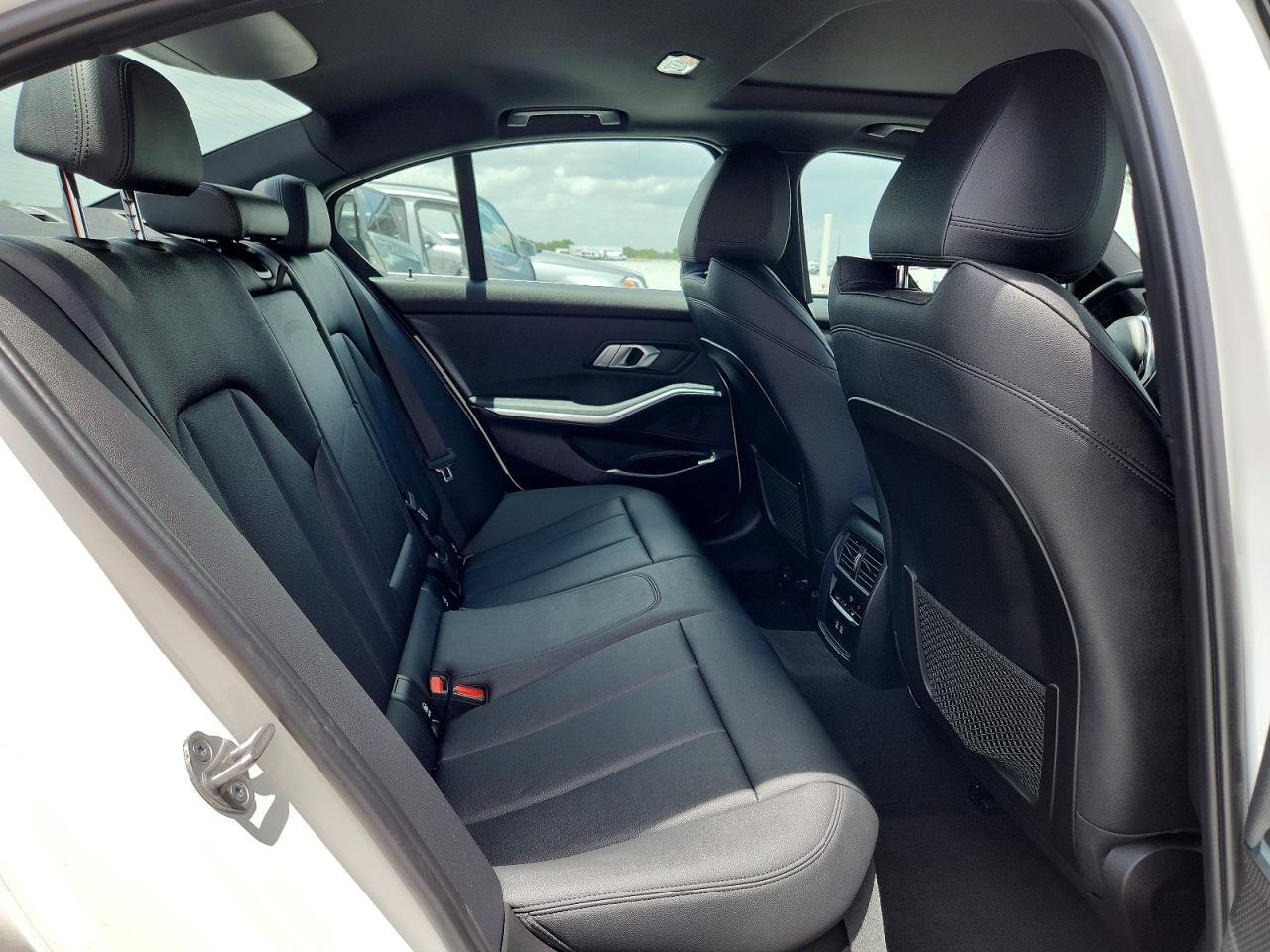 2021 BMW 330Xi - zdjęcie 10