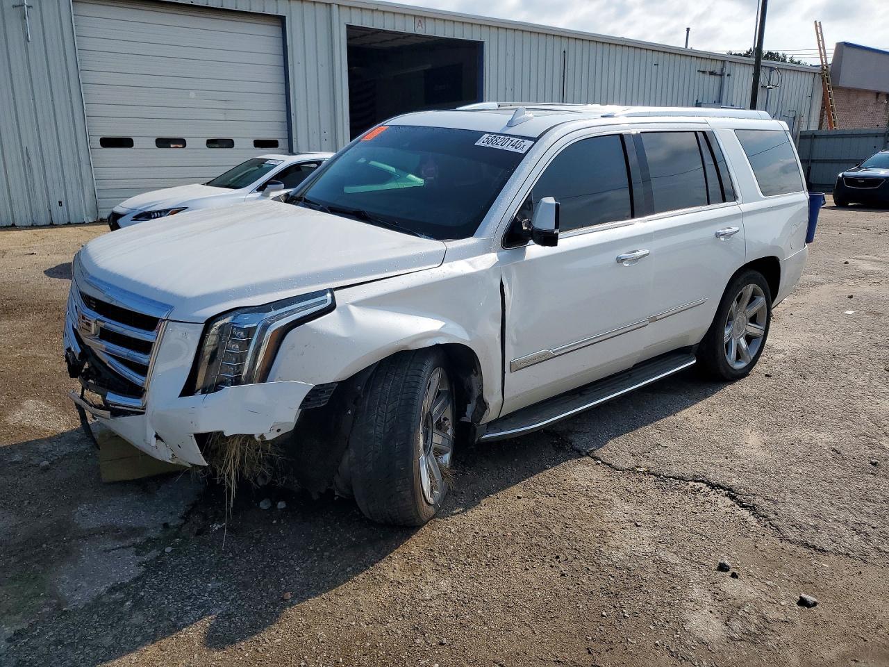 2018 Cadillac Escalade Luxury - zdjęcie główne