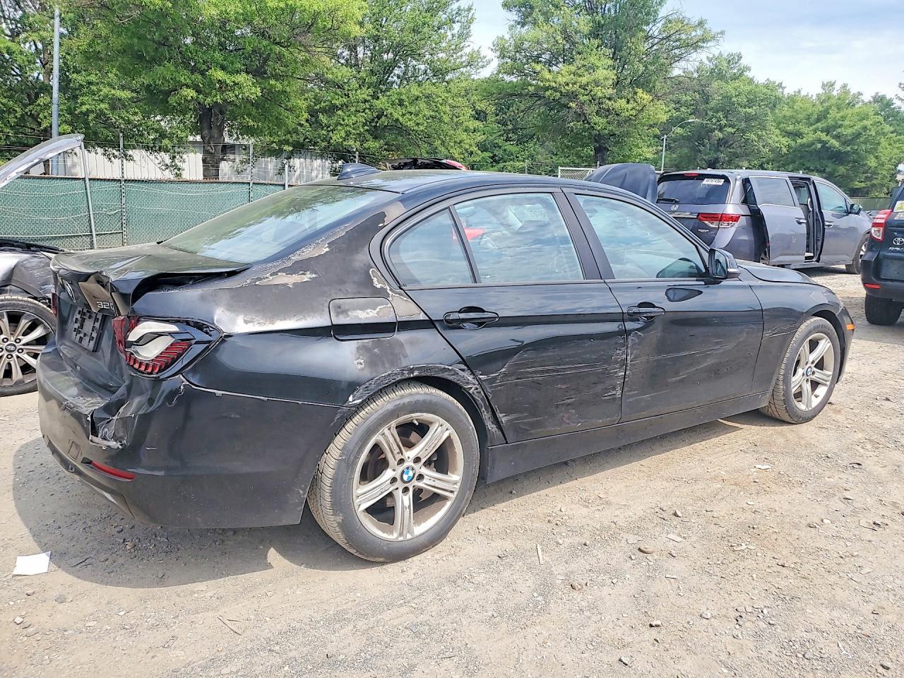 2015 BMW 320 I - zdjęcie 3
