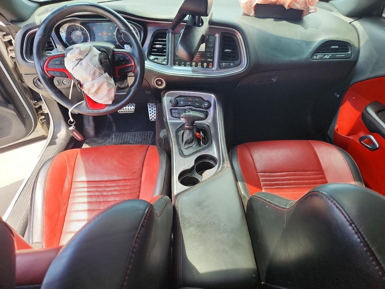 2016 Dodge Challenger R - zdjęcie 8
