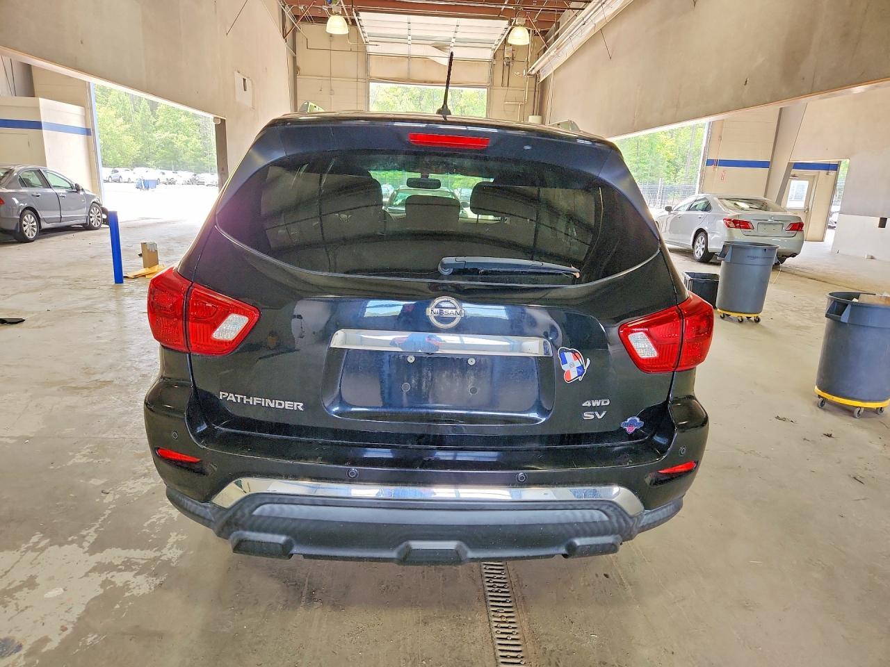 2017 Nissan Pathfinder Sv - zdjęcie 6
