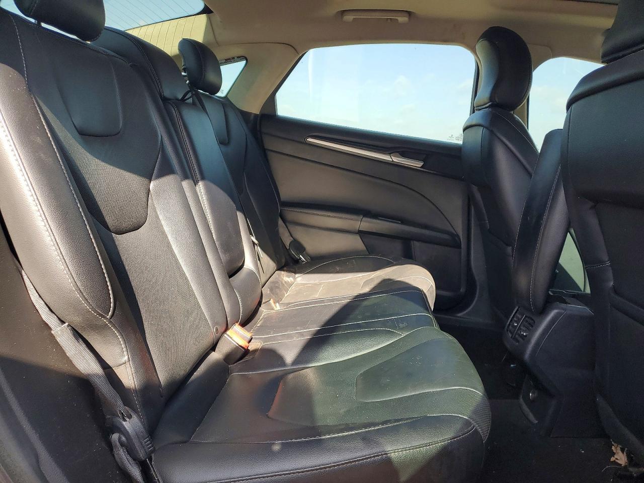 2019 Ford Fusion Titanium - zdjęcie 10
