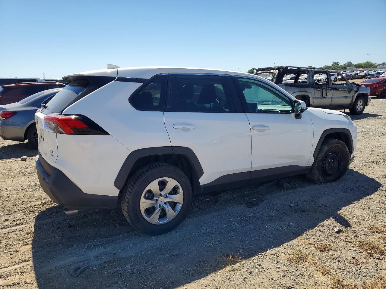 2024 Toyota Rav4 Le - zdjęcie 3