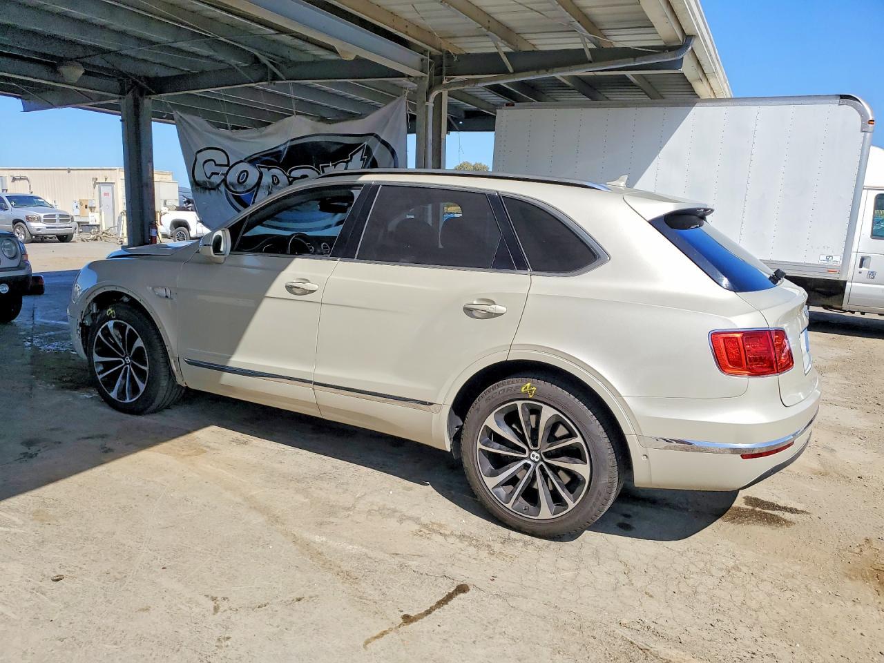 2018 Bentley Bentayga - zdjęcie 2