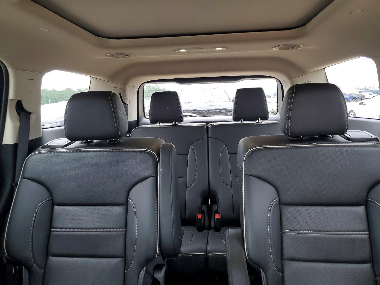 2023 GMC Acadia Denali - zdjęcie 10