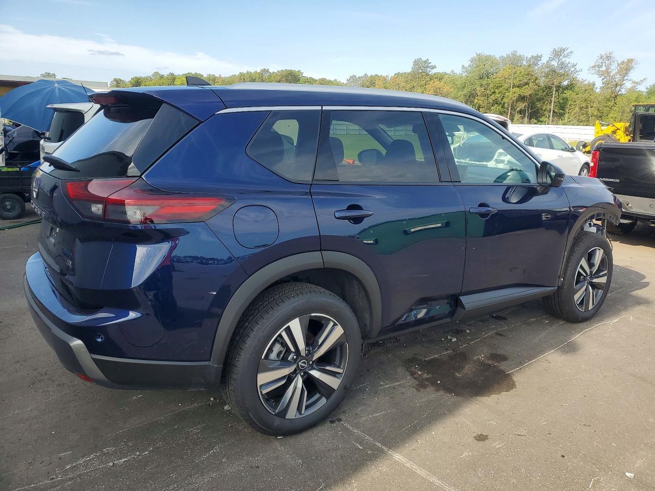 2026 Nissan Rogue Sl - zdjęcie 3