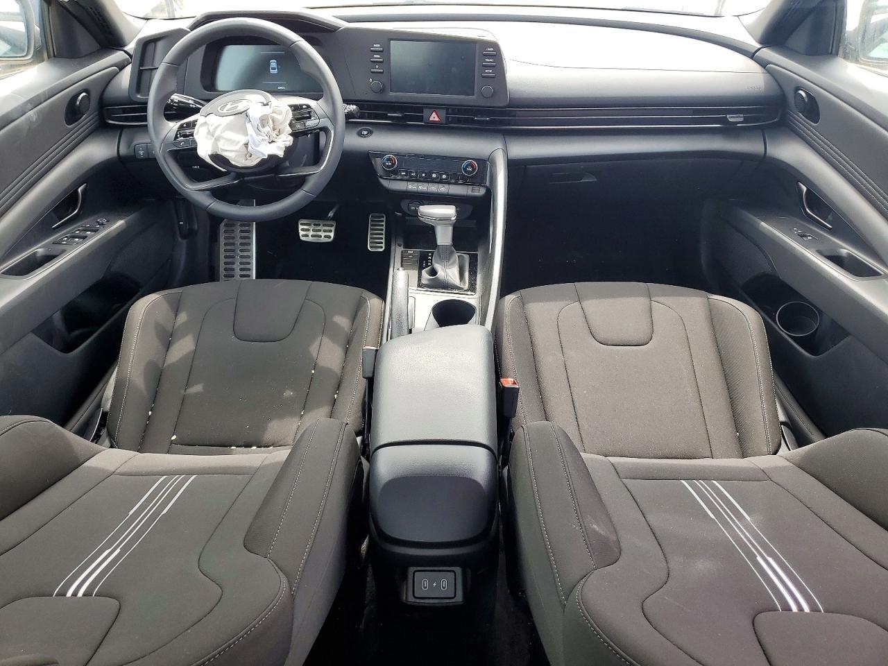 2026 Hyundai Elantra Sel Sport - zdjęcie 8