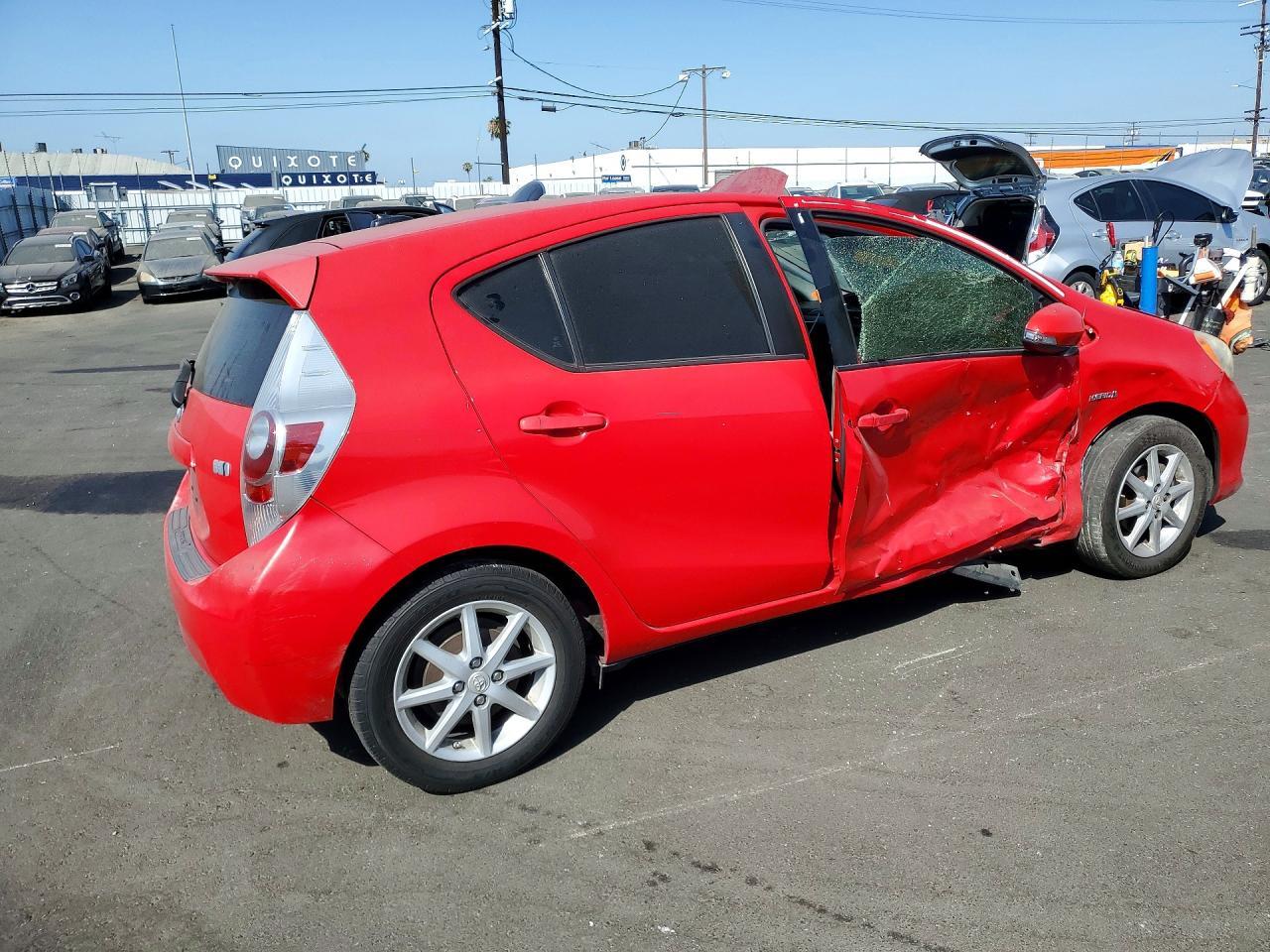 2014 Toyota Prius C Three - zdjęcie 3