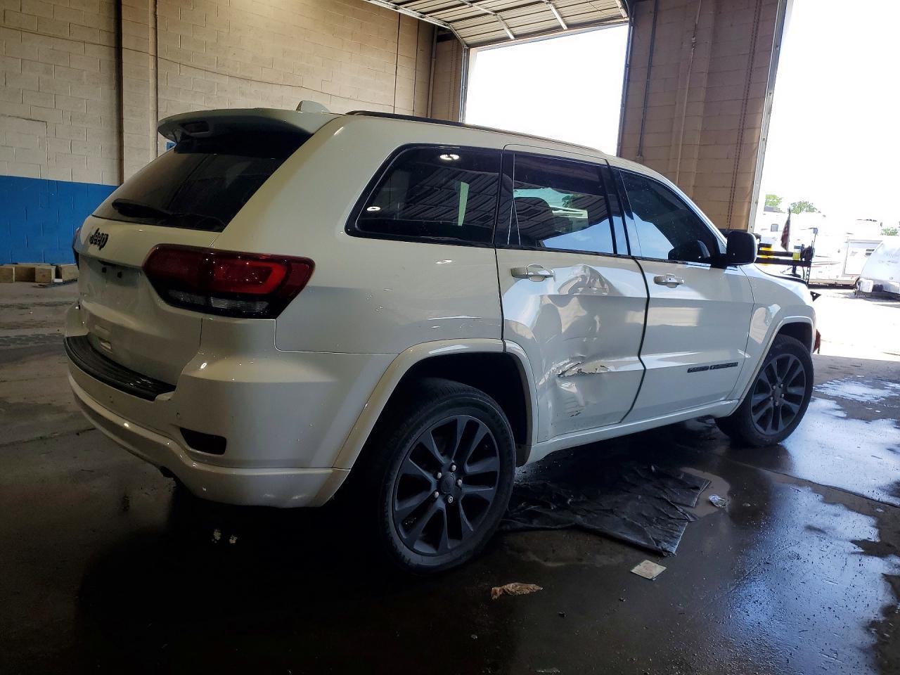 2019 Jeep Grand Cherokee Laredo - zdjęcie 3