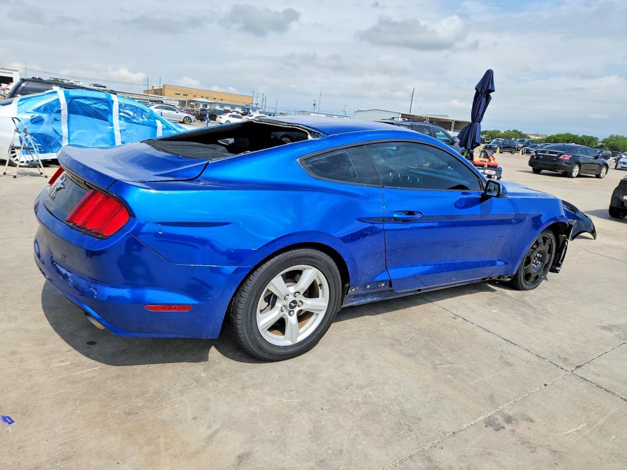 2017 Ford Mustang - zdjęcie 3