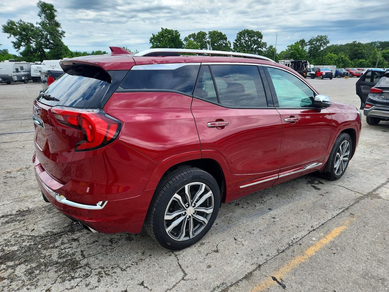 2020 GMC Terrain Denali - zdjęcie 3