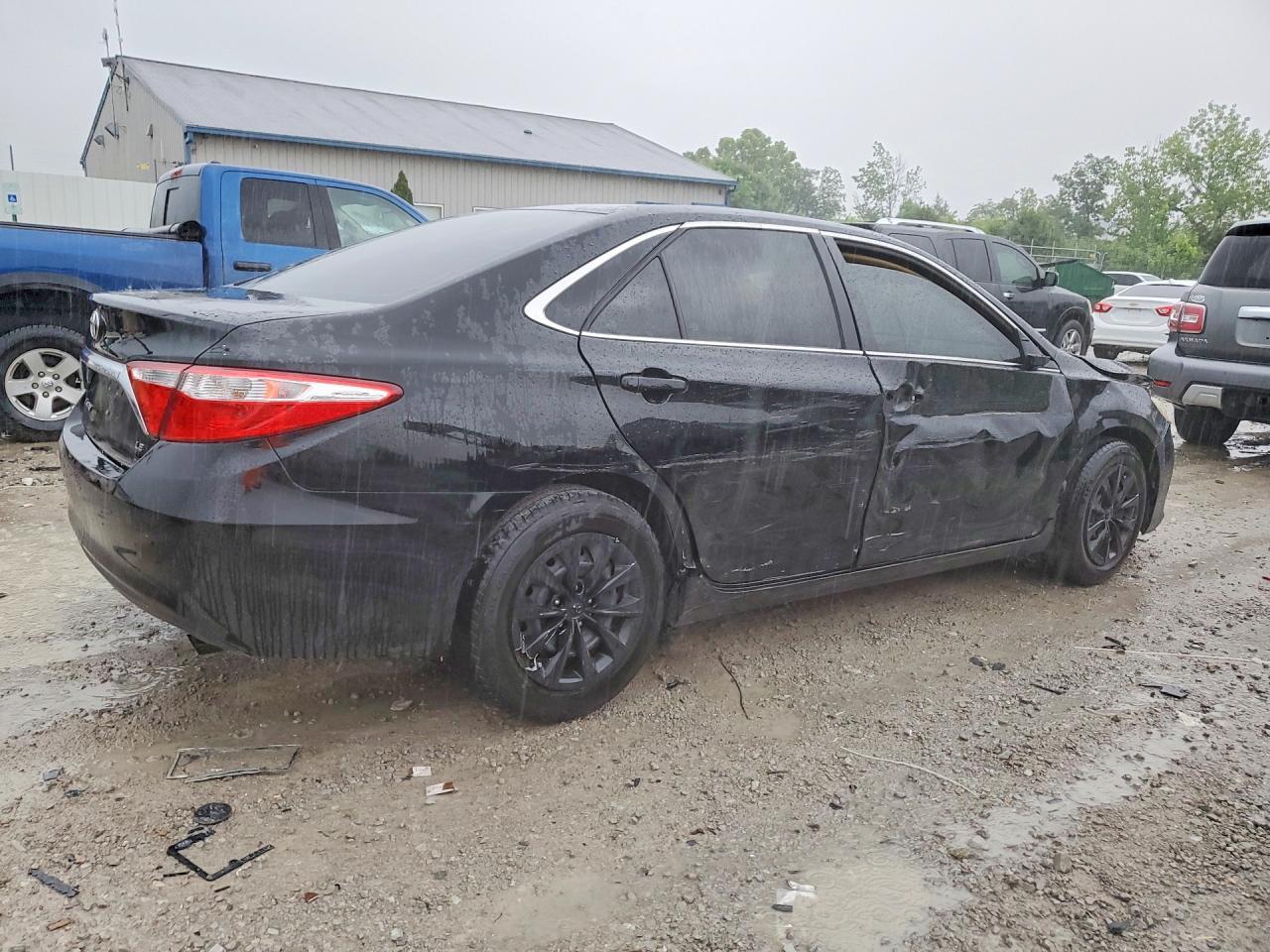 2015 Toyota Camry Le - zdjęcie 3