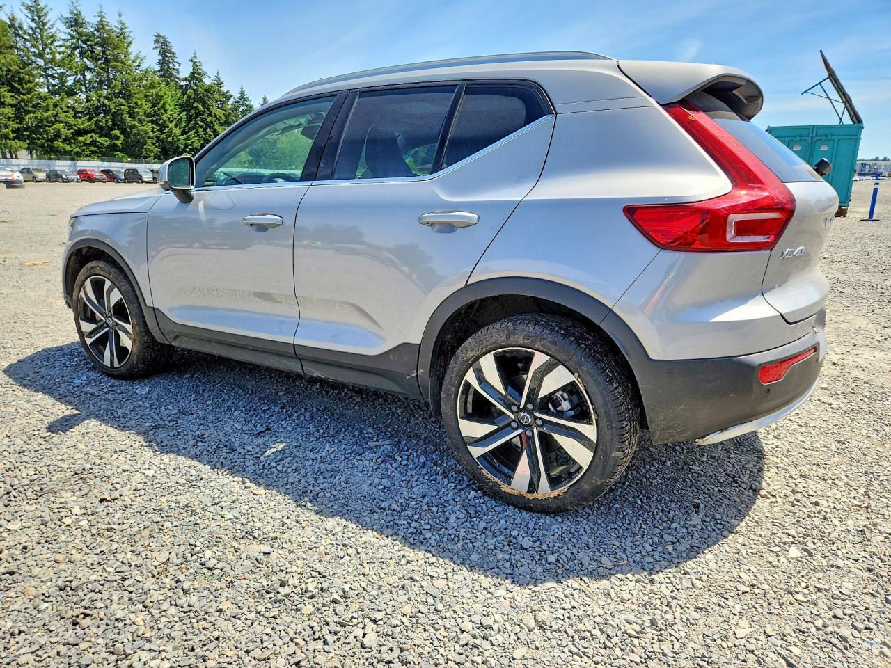 2025 Volvo Xc40 Ultra - zdjęcie 2