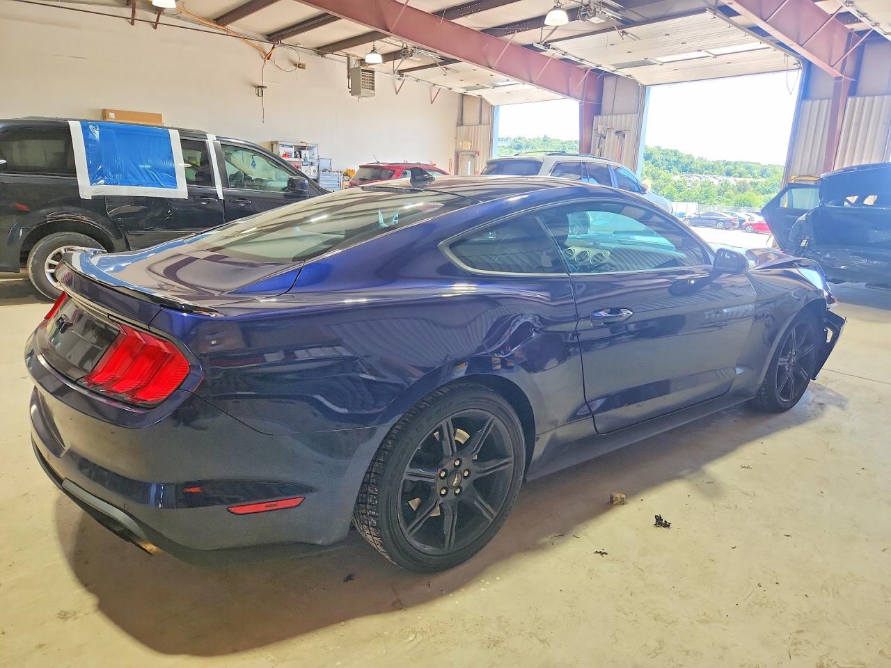 2020 Ford Mustang Gt - zdjęcie 3