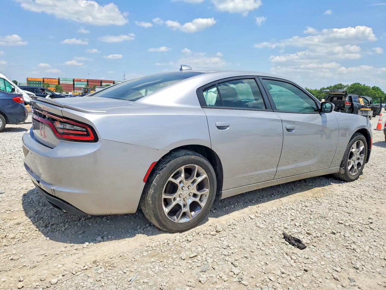 2015 Dodge Charger Sxt - zdjęcie 3