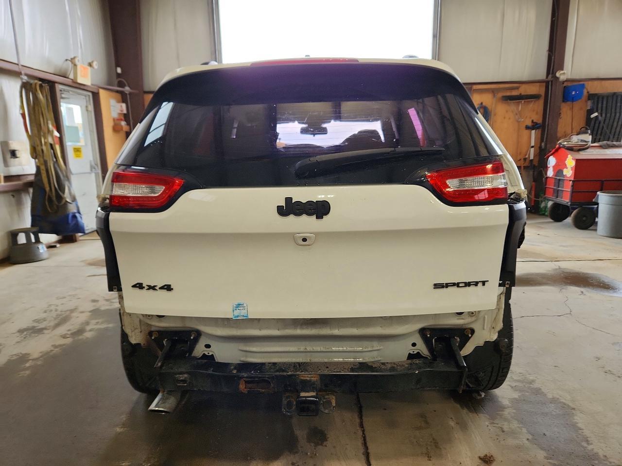 2015 Jeep Cherokee Sport - zdjęcie 6