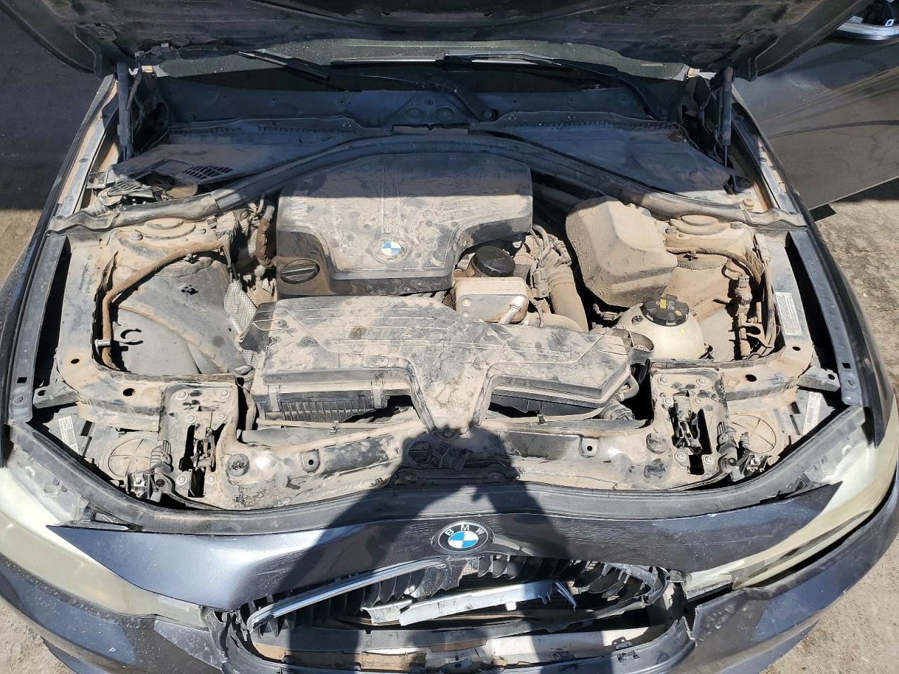 2015 BMW 320 I - zdjęcie 11