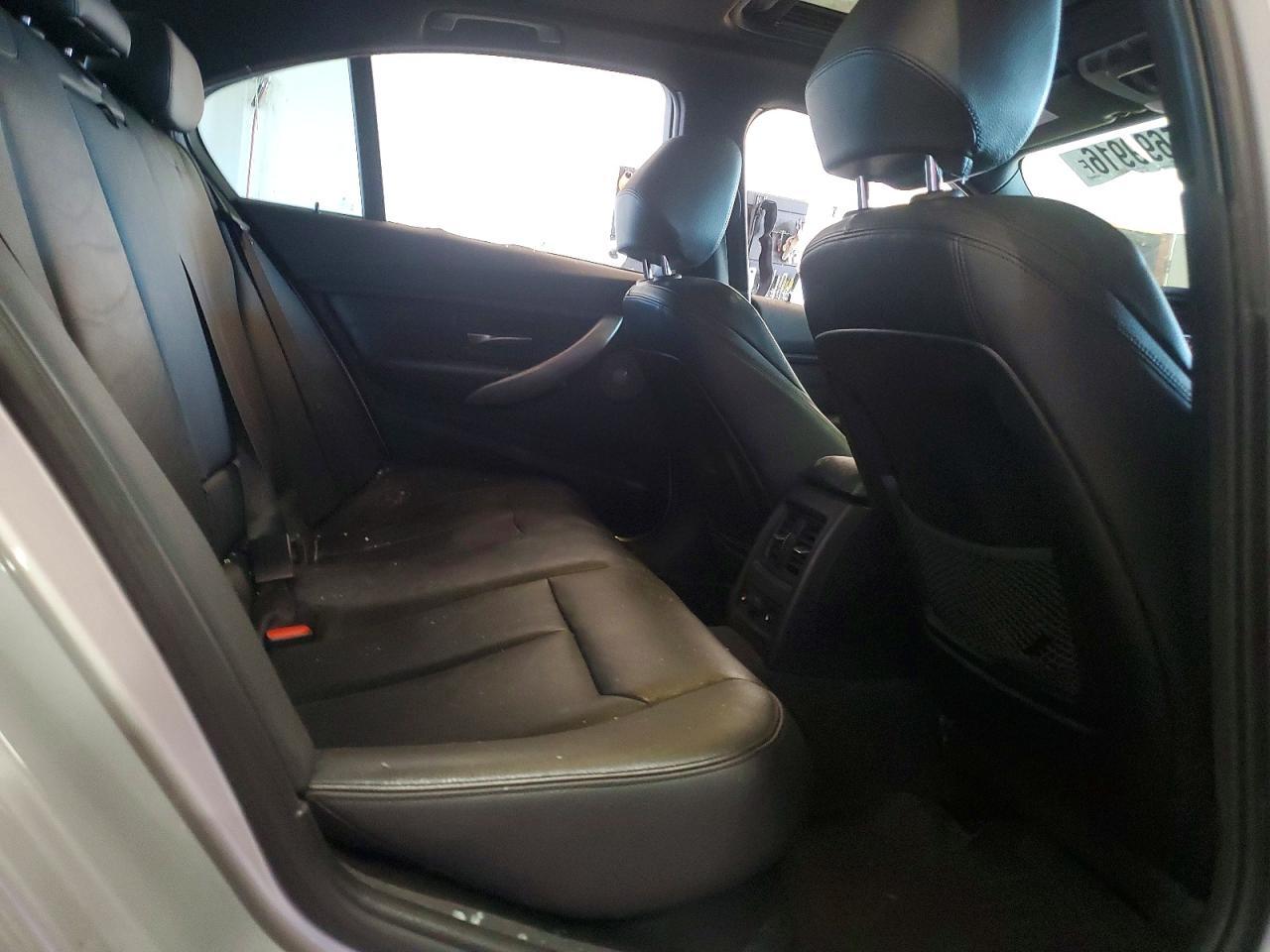 2013 BMW 335 Xi - zdjęcie 10
