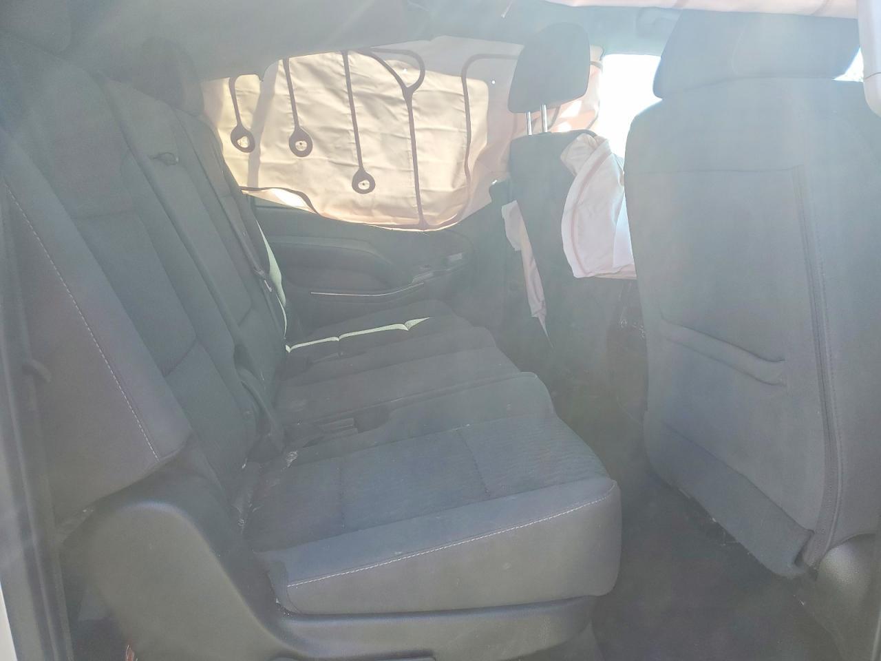 2018 Chevrolet Suburban K1500 Ls - zdjęcie 11