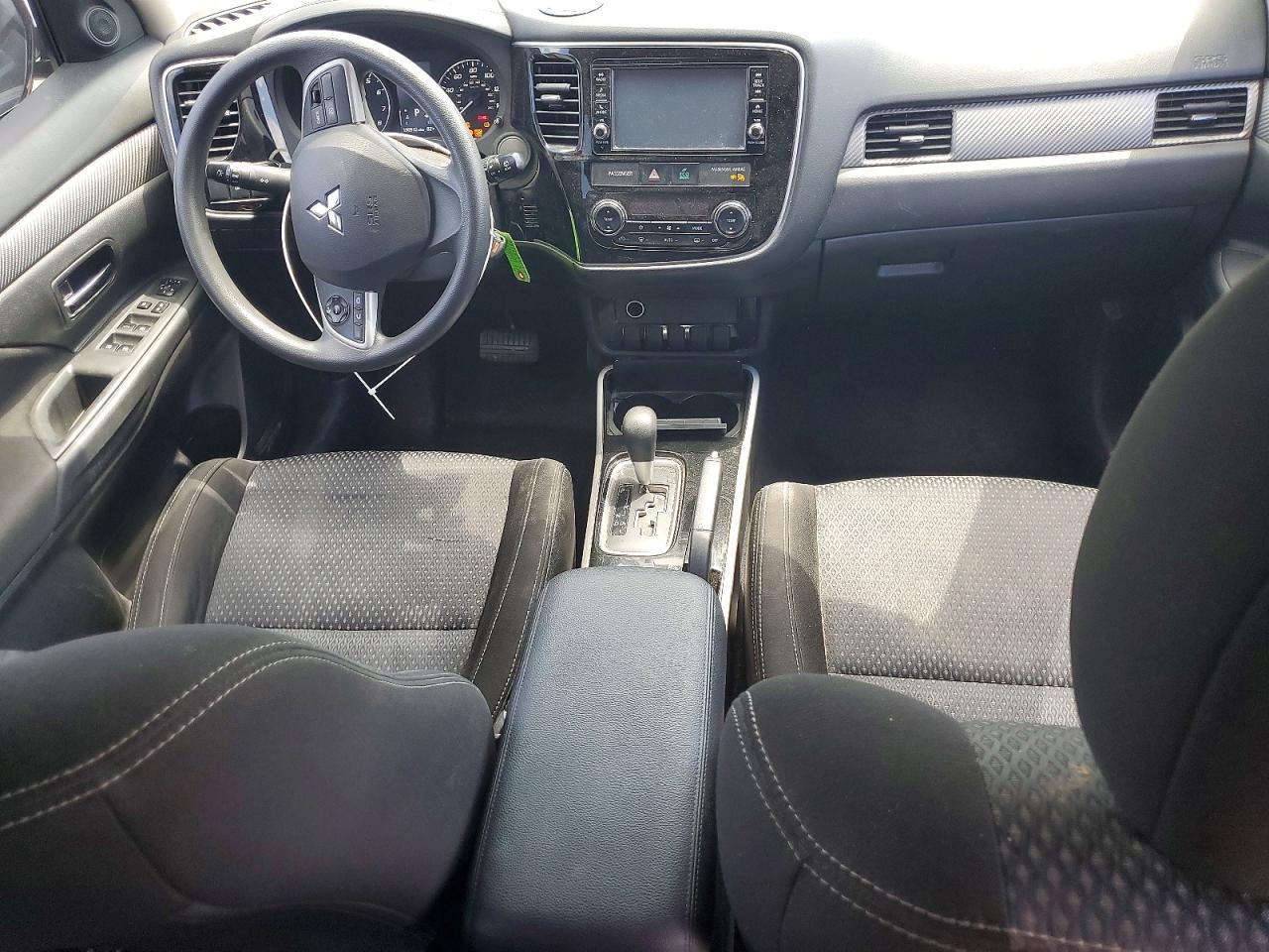 2018 Mitsubishi Outlander Es - zdjęcie 8