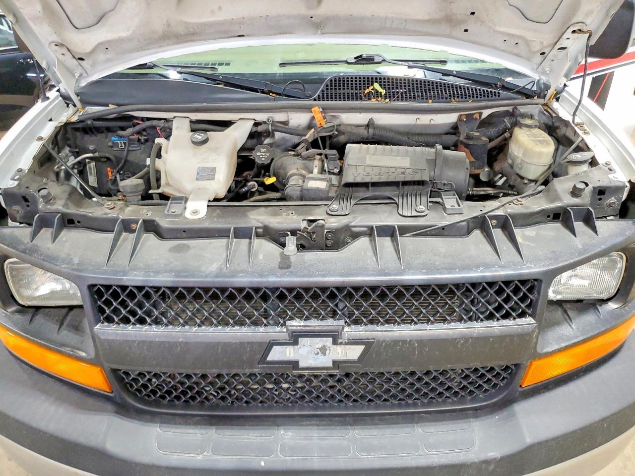 2017 Chevrolet Express G2500 - zdjęcie 12