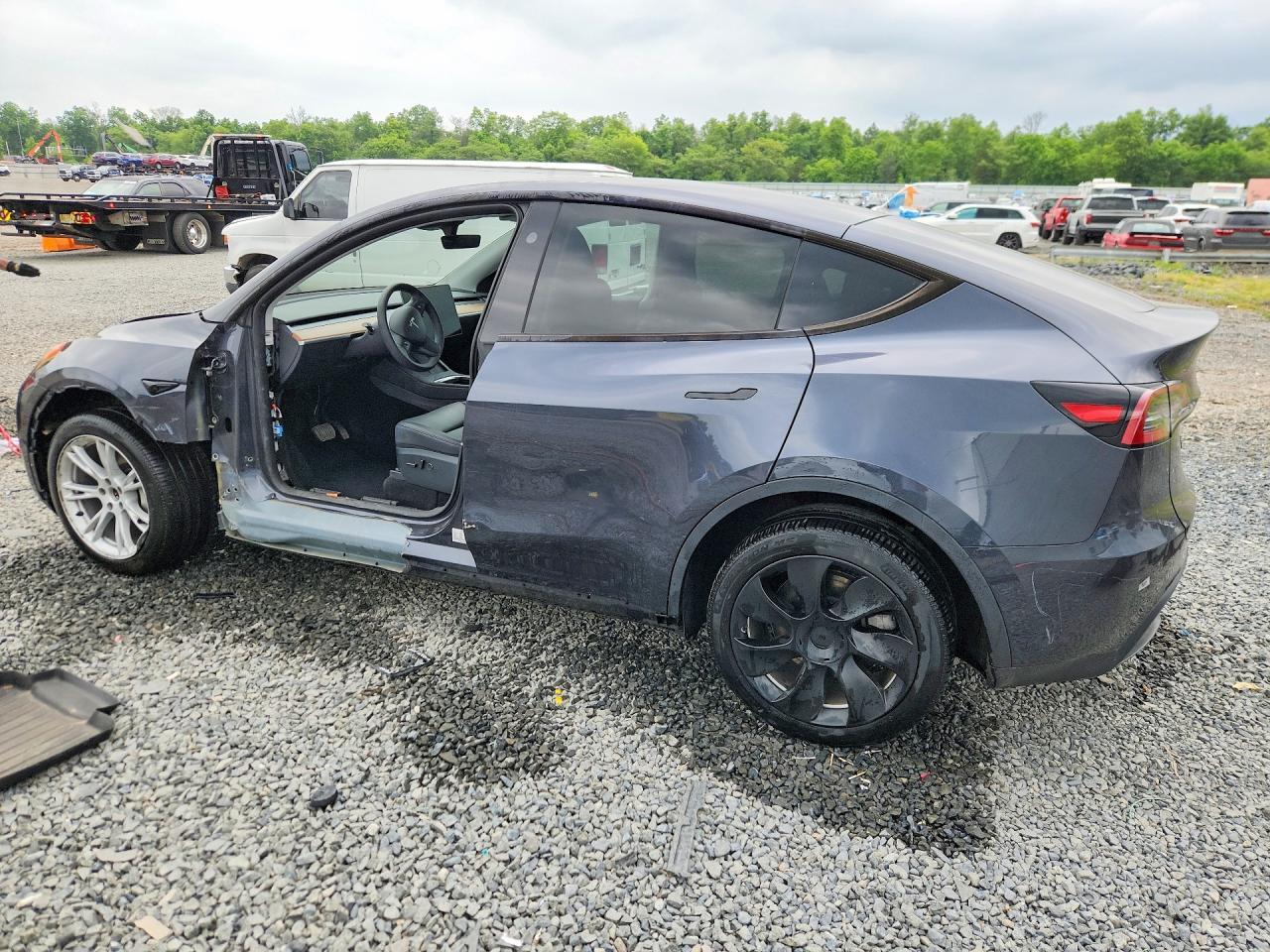 2024 Tesla Model Y - zdjęcie 2