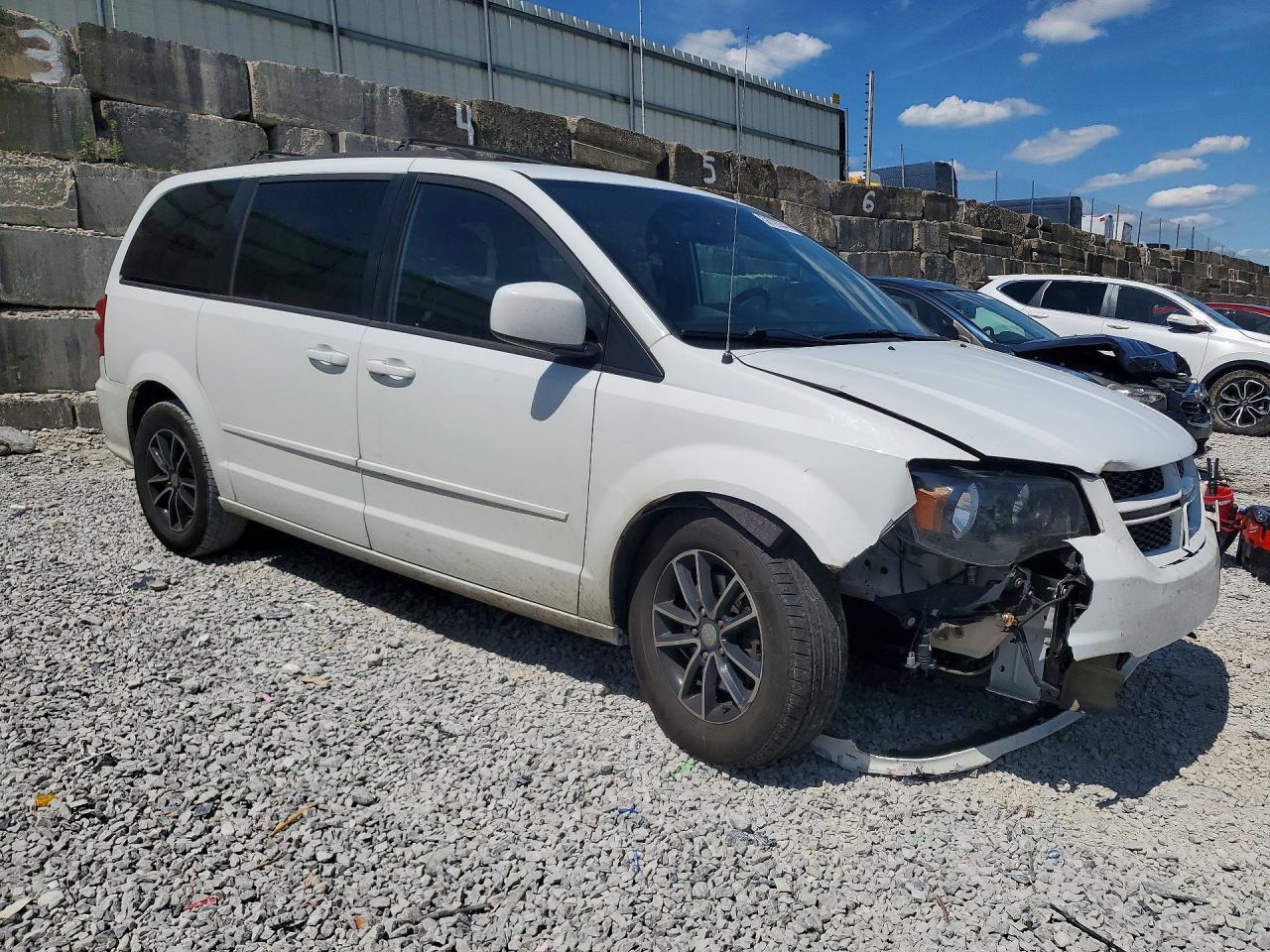 2017 Dodge Grand Caravan Gt - zdjęcie 4